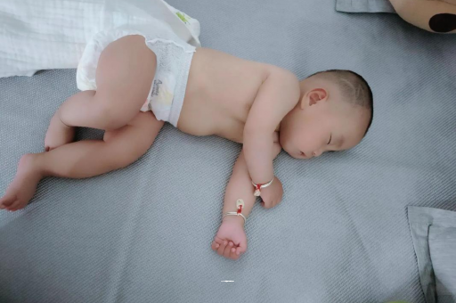 河南宝宝老打喷嚏怎么办